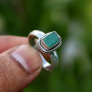 Emerald ring, raw natural emerald ring, emerald square ring for women, emerald stacking ring, unique vintage emerald ring, emerald solitaire