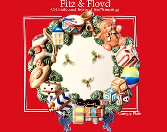 Fitz and Floyd "Old Fashioned Toys and Tree Trimmings" Wreath Christmas Plate, New, Original Box, Festive!