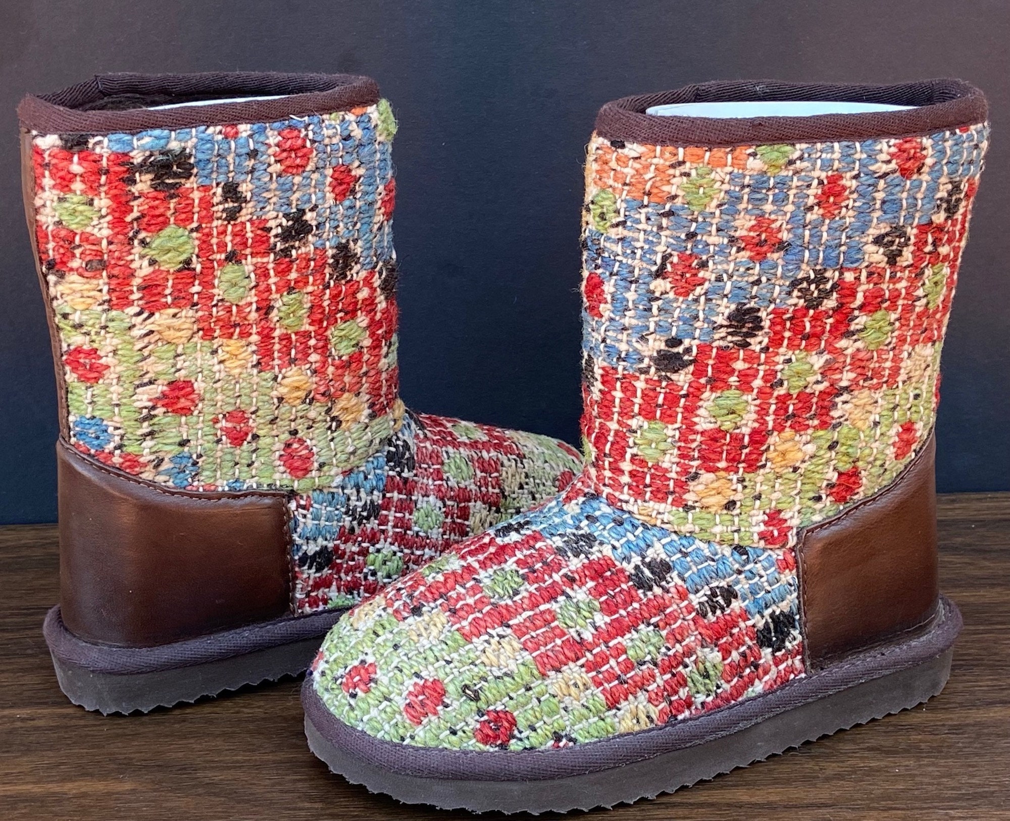 Size 3M Youth Never Worn Rubber Soles Fleece Lining Kilim and Leather Children's Boots