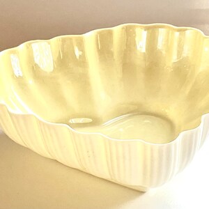 Belleek Ireland Porcelain Heart Shaped Scalloped Bowl/Dish, Set of 2, Yellow, 4th Per/1st Green Mark, 1946-1955, Superb Condition image 3