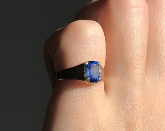 Vintage 10k Gold and Blue Stone Ring Size 5 / Chunky Ring / Pinky Ring / Emerald Cut Stone / Bright Blue Stone / Gift For Her / Solid Gold