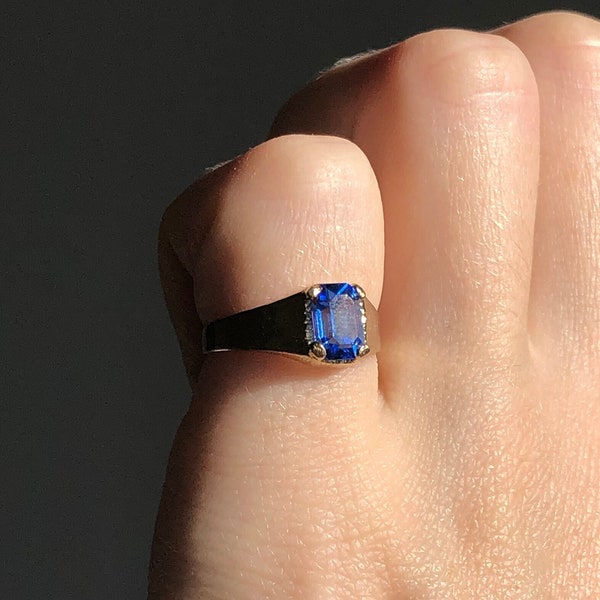 Vintage 10k Gold and Blue Stone Ring Size 5 / Chunky Ring / Pinky Ring / Emerald Cut Stone / Bright Blue Stone / Gift For Her / Solid Gold