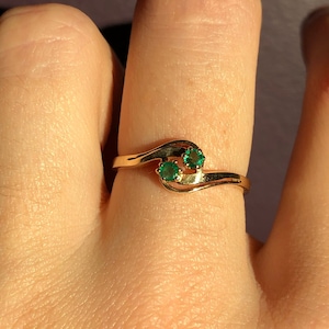 Vintage 10k Gold Emerald Ring Size 6 1/4 / Vintage Bypass Style Ring / May Birthstone / Solid Gold Ring / Gift For Her