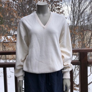 Vintage Holt Renfrew Cashmere Sweater L / Mens Cashmere Sweater / White Wool / V - neck Sweater / Made in Scotland