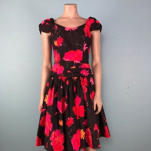 80s Laura Ashely Dress S / Vintage Laura Ashely / Garden Party Dress / Summer Event Dress / Dark Floral Dress / Romantic Puff Sleeve Dress