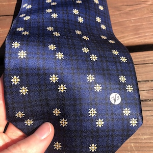 Vintage Versace Daisy Silk Tie / V2 Tie / Versace Classic / Vintage Versace / Mens Designer / Mens Accessories / Silk Tie