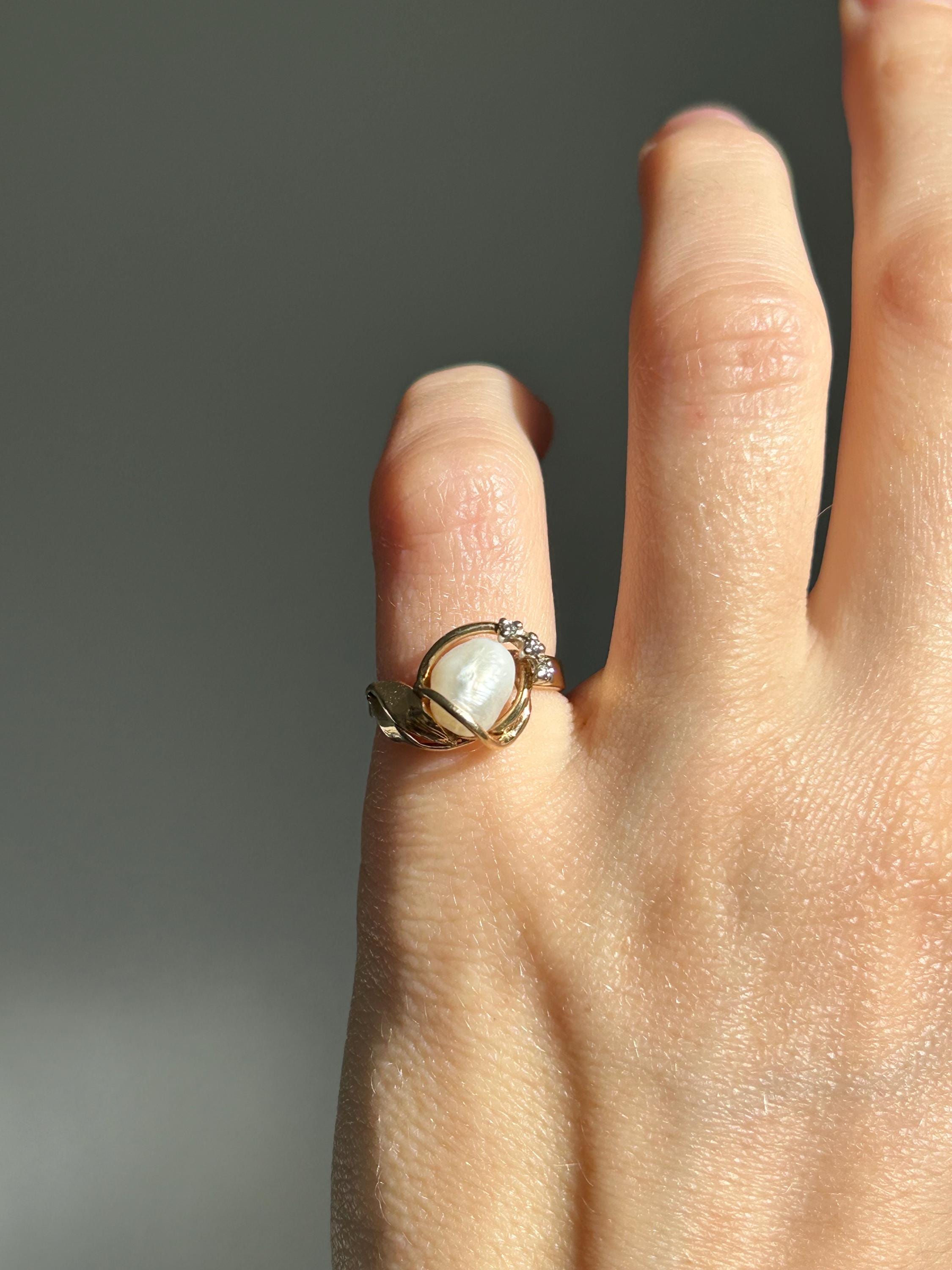 Vintage 10k Gold Pearl and Diamond Ring Size 4 / Baroque Pearl Ring / Artisan Made / Unique Ring / Sculptural Ring / Solid Gold / Real Gold