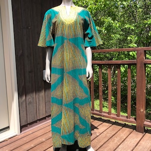 Vintage 70s Kaftan Dress S - M / Cotton Dress / Hippie Dress / Boho Dress / 70s Maxi Dress / Green and Yellow Summer Dress