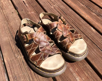 Vintage Dr. Martens Fisherman Sandals Size 9 / UK 7 / EU 41 / Chunky Sandals / Doc Marten Sandals / Summer Shoes / Platform Sandals