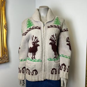 Vintage Curling Sweater Size S - M / Deer Sweater / Mary Maxim Sweater / 60s / Wool Sweater / All Wool Cardigan / Handknit Sweater