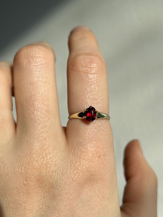 Antique 14k Gold Ring With Red Stone Size 7 1/4  / Real Gold / Solid Gold / Gift For Her / High Pronged Ring / Elegant Ring / Deep Red Stone