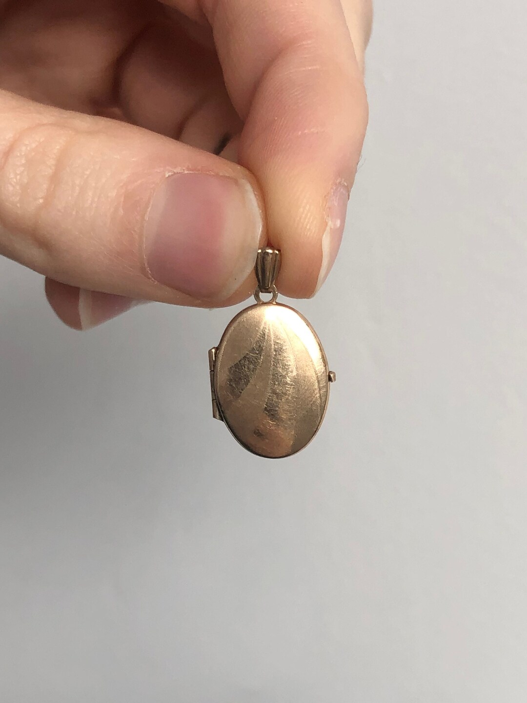 Vintage 10k Gold Locket / 70s Solid Gold Locket / Real Gold Pendant