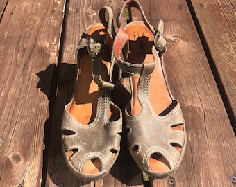 Vintage Fly London, talons en bois, taille 8 - 8,5 / Talons en cuir / Chaussures d'été / Fabriqué au Portugal / Peekaboo Toe