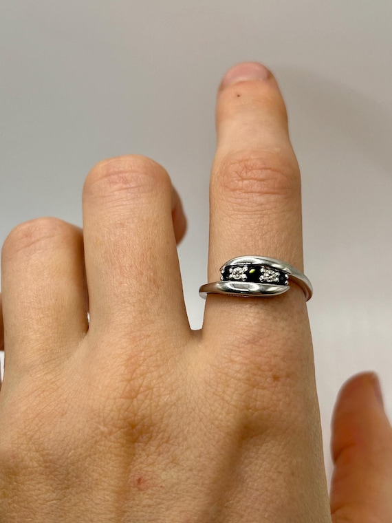Vintage 10k White Gold and Diamond Ring Size 8.5 / Blue Stones / Bypass Ring / Solid Gold / Gift For Her / Multi-Stone Ring