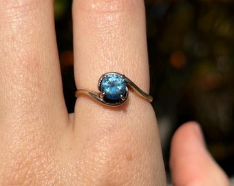 Vintage 10k Gold and Blue Stone Ring Size 7 1/4 / Solid Gold / Real Gold / Gift For Her / Dainty Ring / Bright Blue Stone / Solitaire Ring