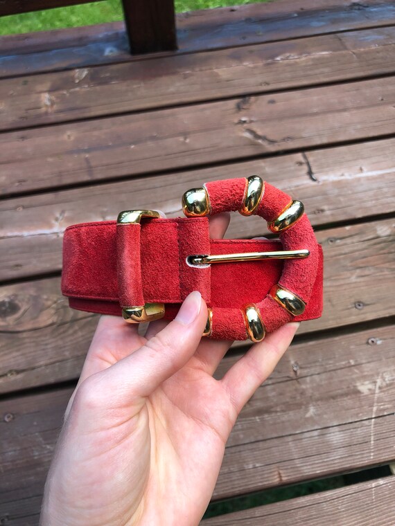 TWO Vintage 80\'s Leather Belts. One Red  with Gold Leaf Buckle. One Burgundy. Elegant Womens Burgundy Red Gold Buckle Belt 2.0 Cm Ladies  main image 4