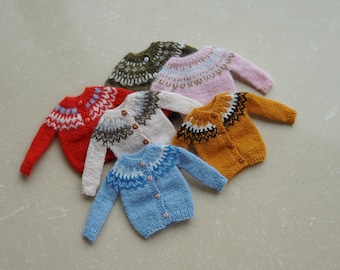 Sweater for Blythe and Other Dolls