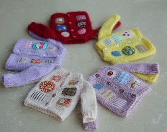 Sweater for Blythe and Other Dolls
