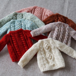 Sweater for Blythe and Other Dolls