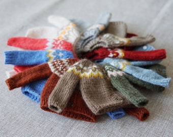 Sweater for Blythe and Other Dolls
