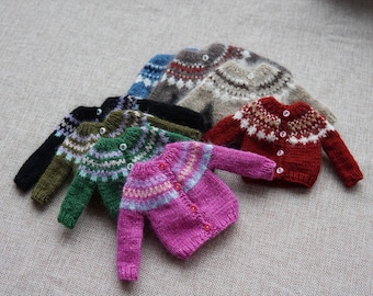 Sweater for Blythe and Other Dolls