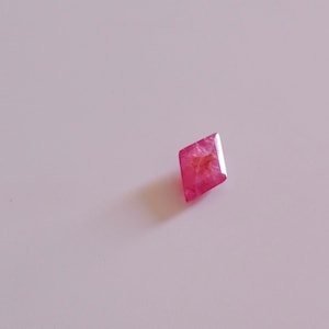 4.30-Carats  Natural  Burmese Ruby  Fine Handcrafted Fancy Cut Loose Gemstone Size=-14.70 X 9.80 X 4.30 MM Approx.