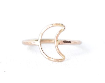Anello con luna crescente: fascia impilabile riempita d'oro, fatto a mano alle Hawaii
