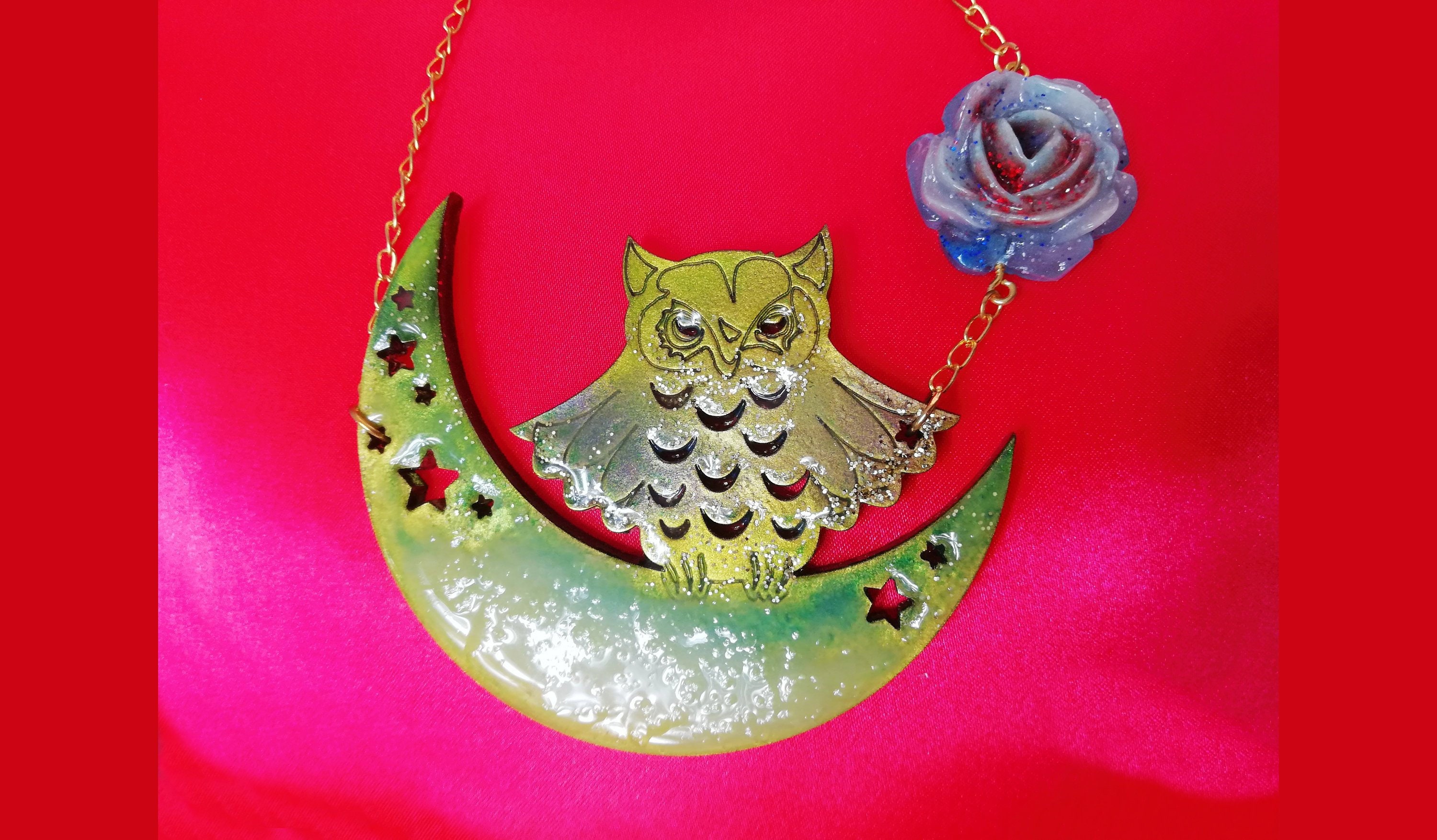 Pendentif Hibou sur la lune, rose bleue, bijoux lumineux, photoluminescente