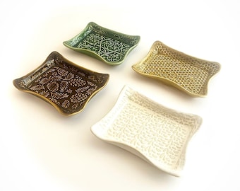 Handcrafted Ceramic Stoneware Dish with Scalloped Edge – Multi-Purpose Holder