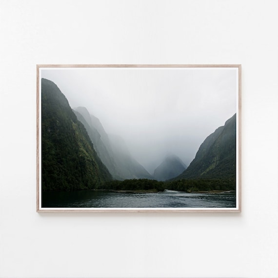 Milford Sound Neuseeland, Milford Sound Druckbares Poster, Landschaftsfotografie, Berge Wandkunst, Siehe Druck, Digitaldruck Download