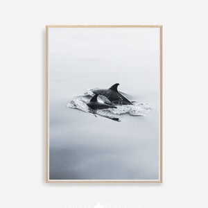 Kunst aan de muur dolfijnen, afdrukbare muurkunst dolfijn, dolfijn mama en baby, fotografie print, minimalistische print, Scandinavisch decor, afdrukbare download