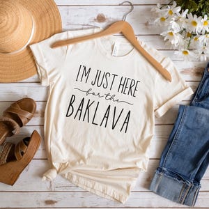 Just Here for Baklava Funny Balkan Shirt, Cute Croatia Christmas Serbia Women&#39;s Tee, Bosnia Bajram Gift, Hrvatska Srbija Bosna Majica Poklon