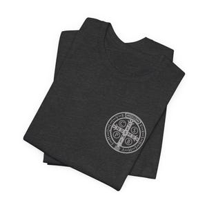 Saint Benedict Coin Shirt, Sveti Benedikt Medal T-Shirt, Medaljica Svetog Benedikta Majica Dark Grey Heather