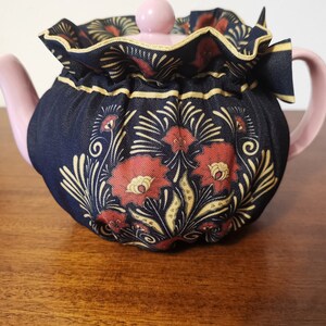 Khohloma  Red Tea Cosy, Fitted, Handmade, Country Style Tea Cozies for Teapot Keep Warm Double Insulated Kettle Cover