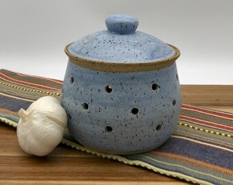 Wheel Thrown, Pottery, Garlic Holder, Lidded Garlic Keeper, Garlic Storage, Handmade, Stoneware, Housewarming gift, Farm kitchen