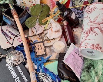 SpiritHand's Chaos Witchy Box: laat mijn dobbelstenen kiezen! - Heidens, heks, Wicca, kruiden, plezier, stenen, benodigdheden, spreuken, thee, chaos, sieraden