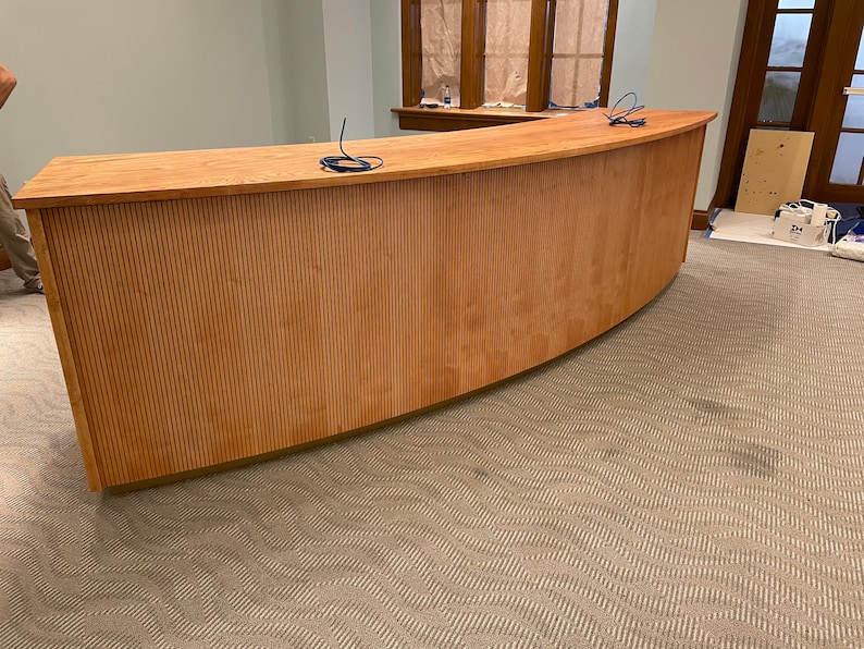 Curved cash wrap reception desk image 1