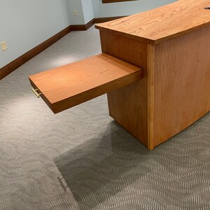 Curved cash wrap reception desk image 3