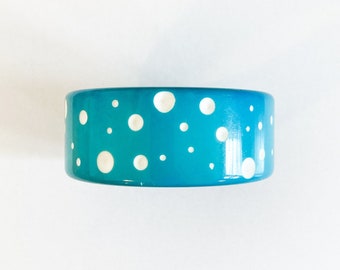 80s Turquoise and White Polka Dot Carved Resin Wide Bangle