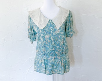 80s/90s Light Blue Green Floral Rayon Peplum Button Down Blouse with Cream Embroidered Collar | Small/Medium