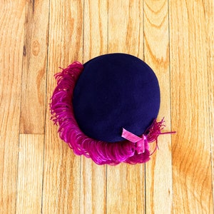 40s/50s Navy Wool Hat with Fuchsia Pink Feather and Velvet Bow |