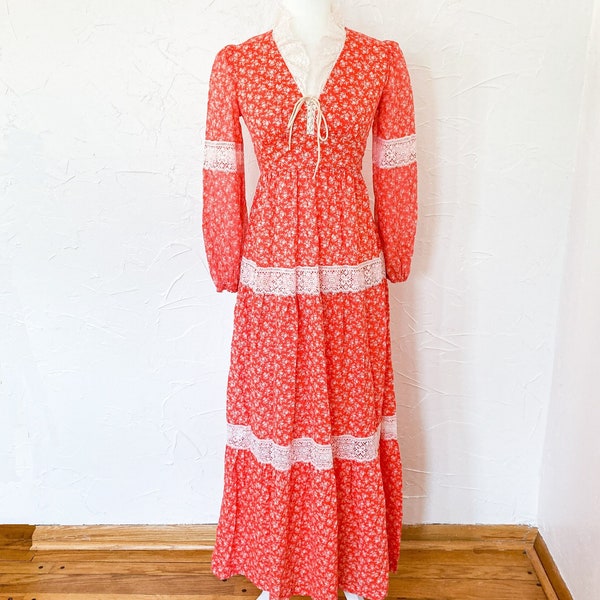 70s Cotton Calico Floral and Lace Red and White Lace Up Prairie Dress | Extra Small