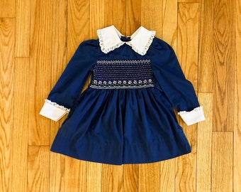 60s Kids Smocked Daisy Navy Floral Dress with White Lace Collar | Kids Size 5
