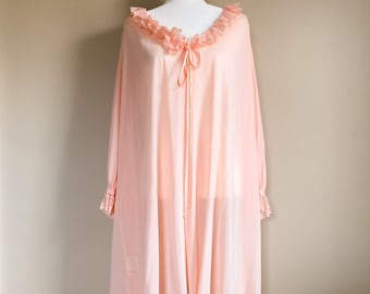 60s Claire Sandra by Lucie Ann Beverly Hills Luxury Robe in Peach Pink Lace | Small