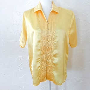 80s Butter Yellow Satin Blouse with Pearl Buttons | Extra Large