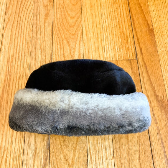 80s Black and Gray Faux Fur Folded Cuff Hat | One… - image 3