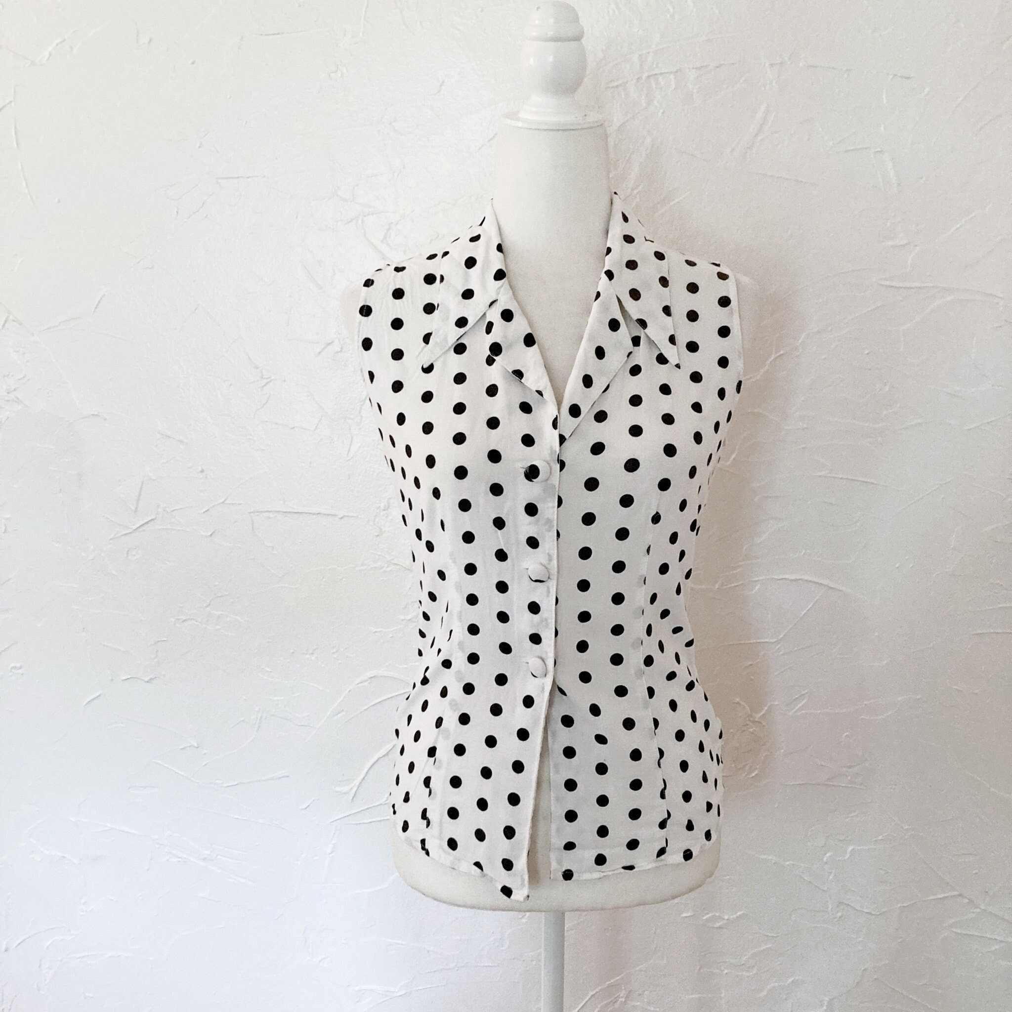 90s White and Black Polka Dot Collared Sleeveless Rayon Blouse
