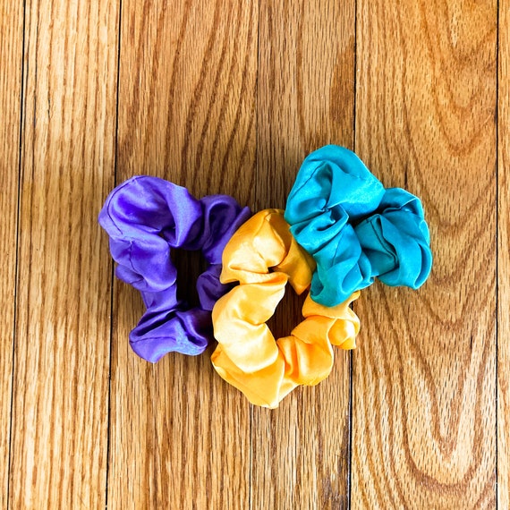 90s Set of 3 Satin Handmade Scrunchies in Yellow … - image 2