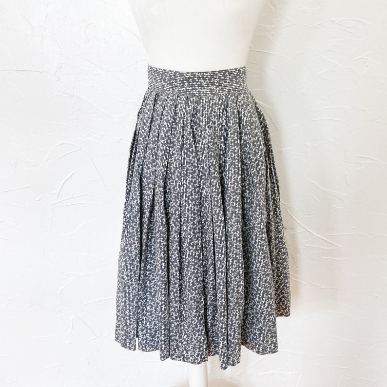 50s Gray Cream Black Filigree and Striped High Waist Cotton Skirt Extra Small/25 Waist image 1