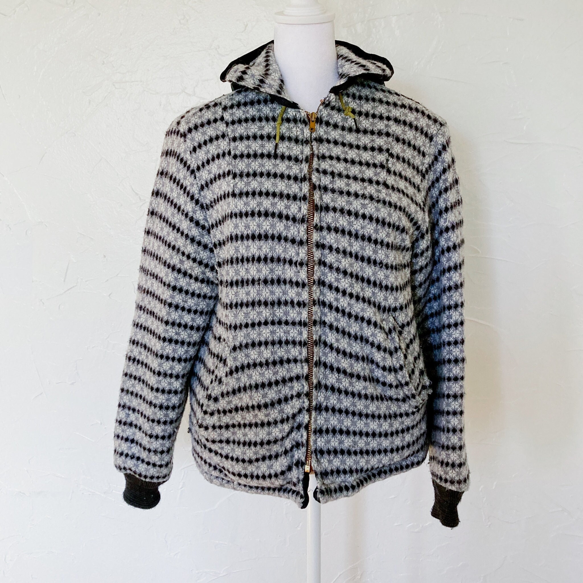 40s Patterned Knit Cinza Preto e Branco Feito à Mão Suéter Sportswear Jaqueta com Capuz de Nylon Preto | Médio